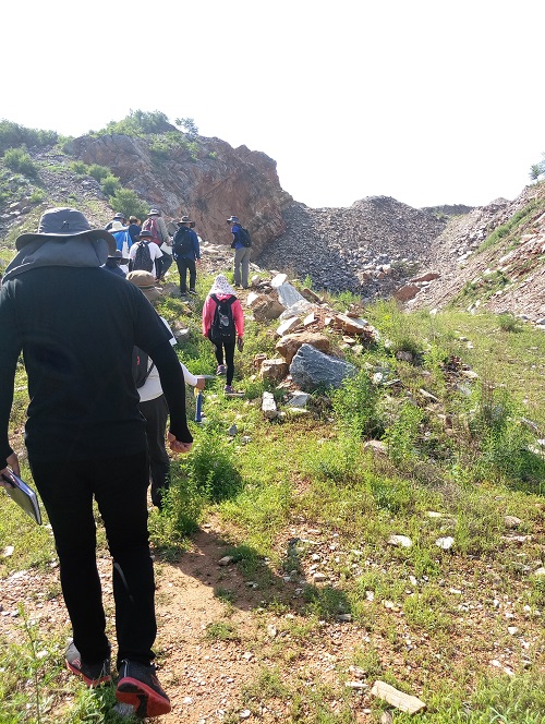 8号徒步登山.jpg 8号徒步登山.jpg