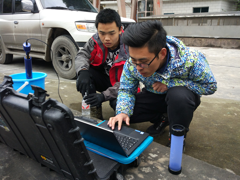 技术人员_副本.jpg 技术人员_副本.jpg