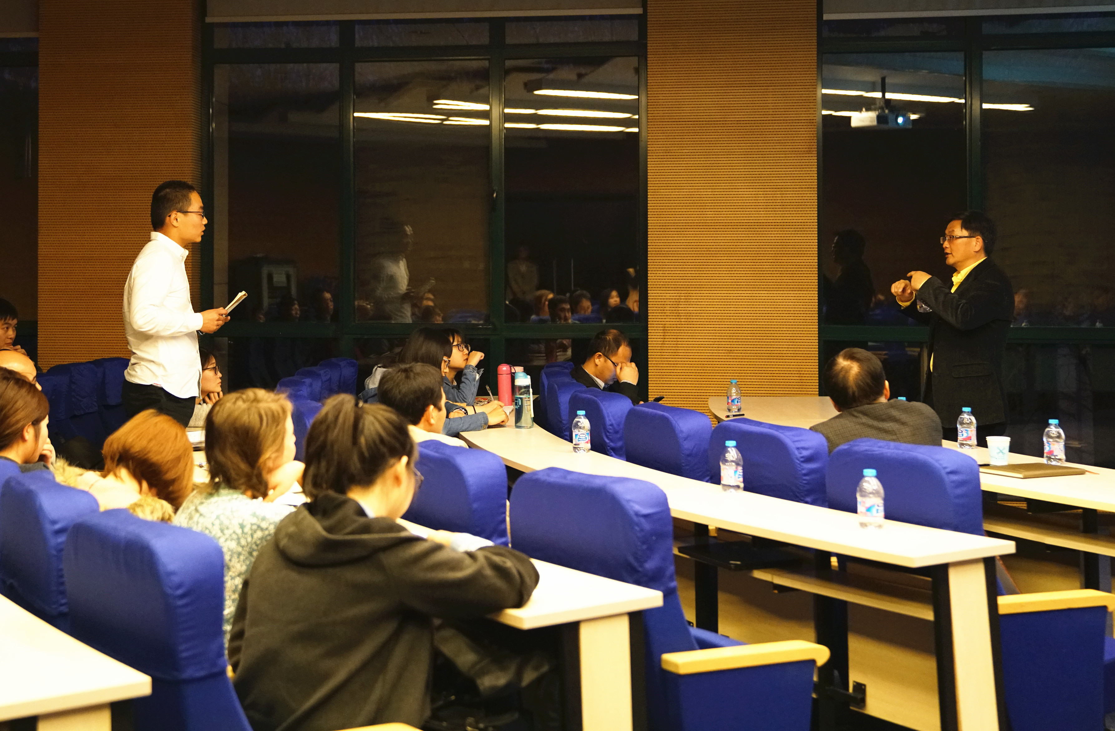 交流.jpg 交流.jpg