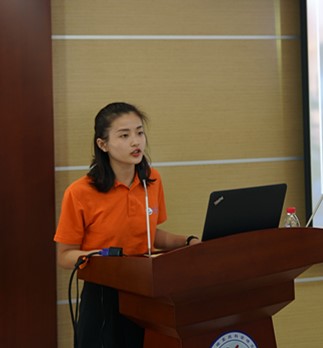 新生代表黄舒发言_副本.jpg 新生代表黄舒发言_副本.jpg